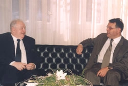 08okt02_covic_kneset.jpg