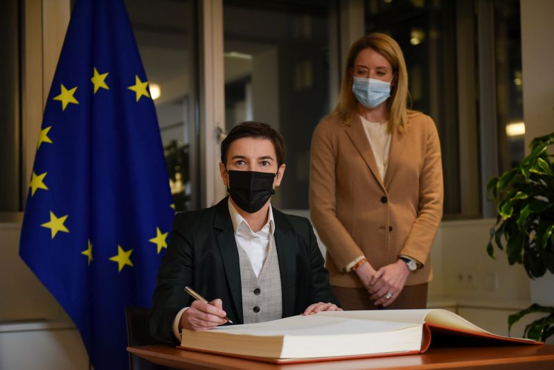 Ана Брнабић и Роберта Метсола